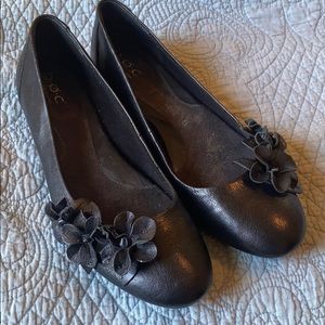 Black flowered flats